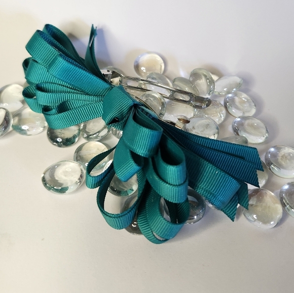 Turquoise Bow Woman's Hair Clip, Blue-Green, Ribbon Clip - Picture 3 of 4